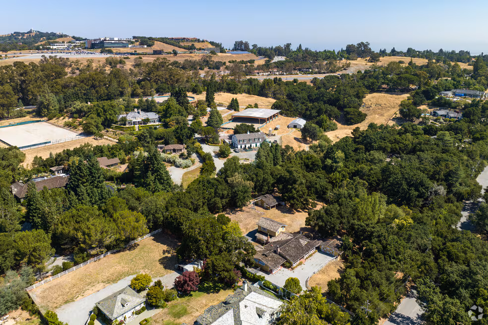 Cal Coast Roofing contractor serving Woodside, CA